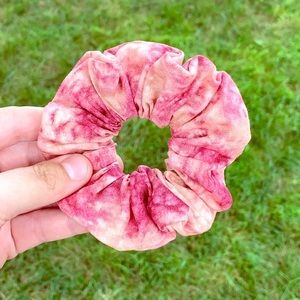 Pink Tye Dye Scrunchie 💗